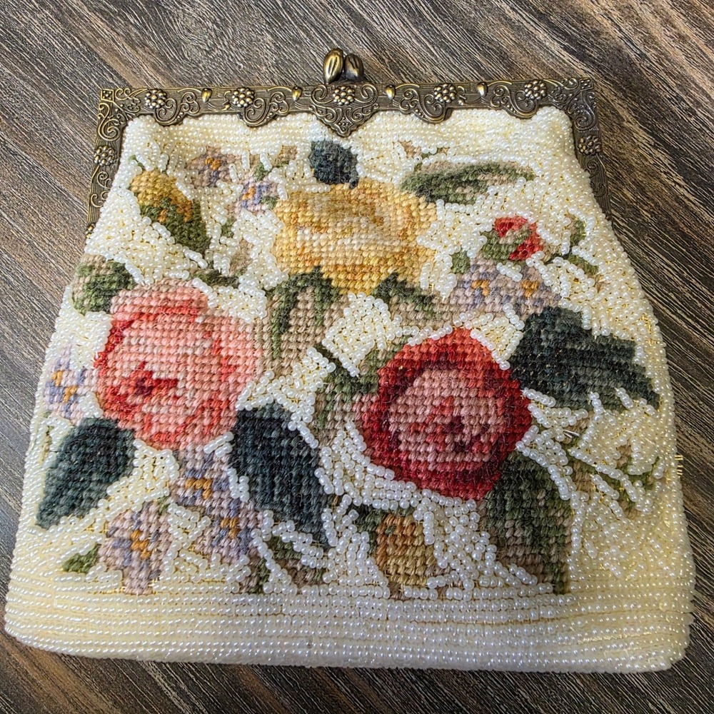 RGA Industries Floral Needlepoint Beaded Kiss Lock Clutch Bag Cream H85089